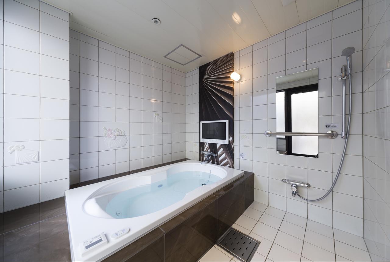 Hotel Plant Garden Resort (Adults Only) Toyokawa Экстерьер фото