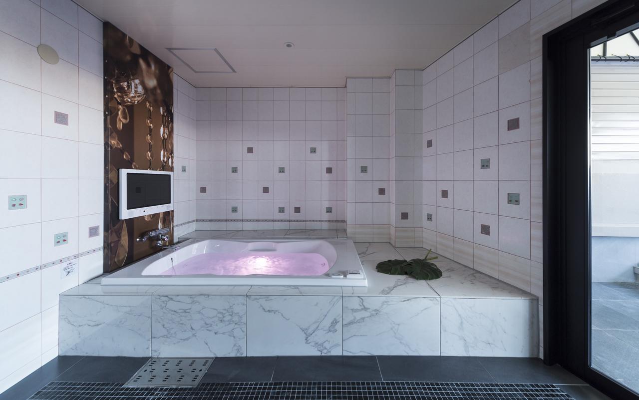 Hotel Plant Garden Resort (Adults Only) Toyokawa Экстерьер фото